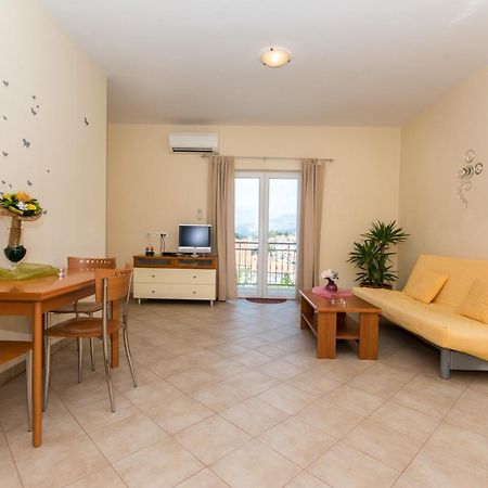 Apartments Dadic ツァヴタット 部屋 写真