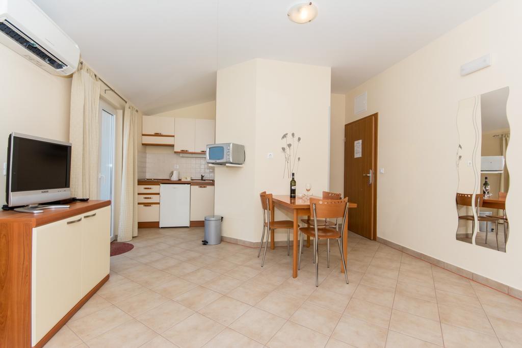 Apartments Dadic ツァヴタット 部屋 写真