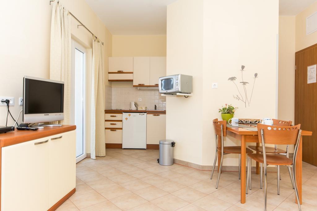 Apartments Dadic ツァヴタット エクステリア 写真