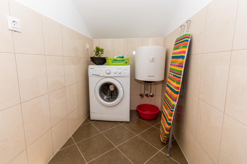 Apartments Dadic ツァヴタット エクステリア 写真